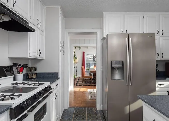 Grand Performance 3 Min To Downtown, Stockyard, At&t Holiday home