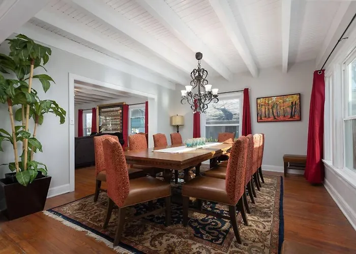 Grand Performance 3 Min To Downtown, Stockyard, At&t Holiday home Fort Worth